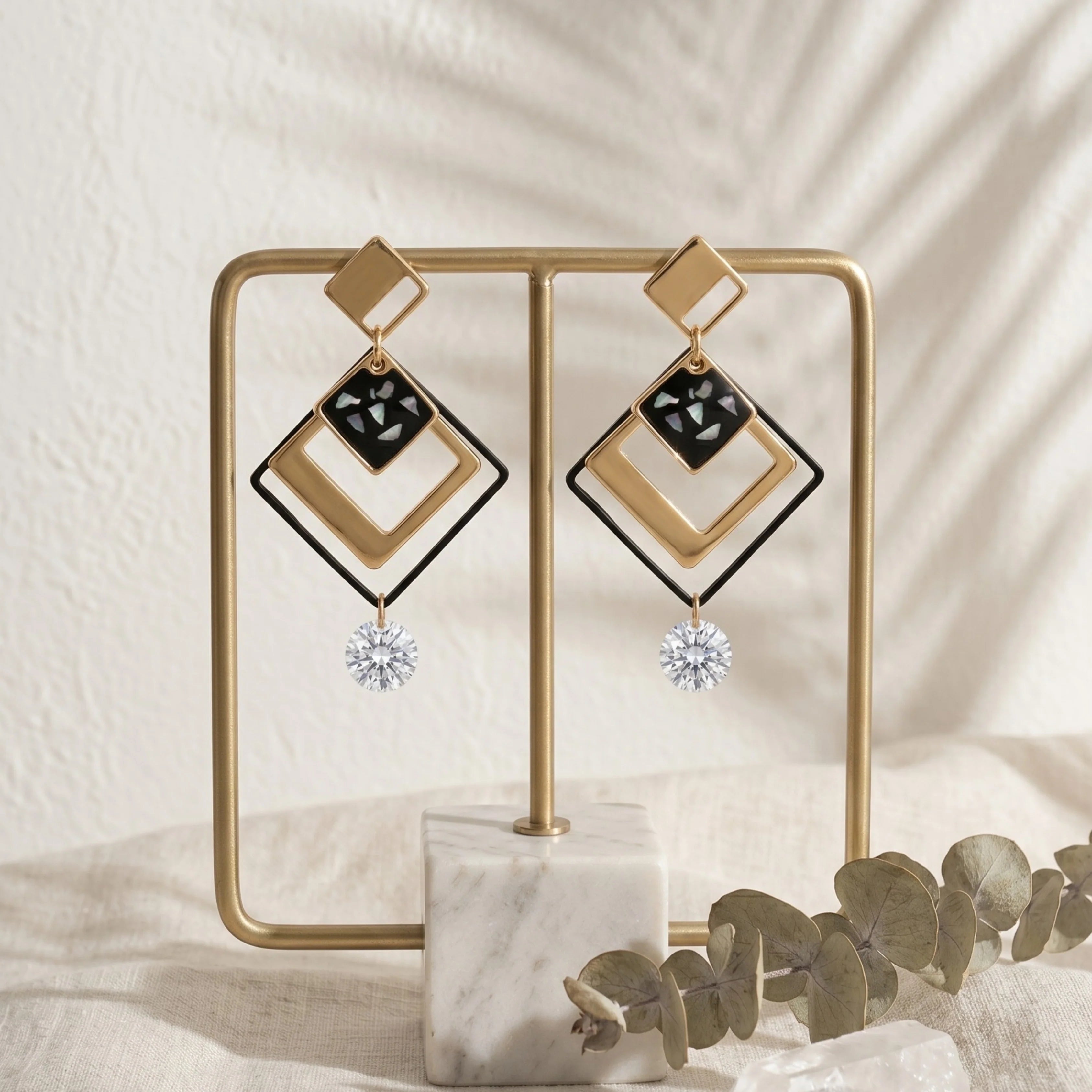 Black Geometric Deco