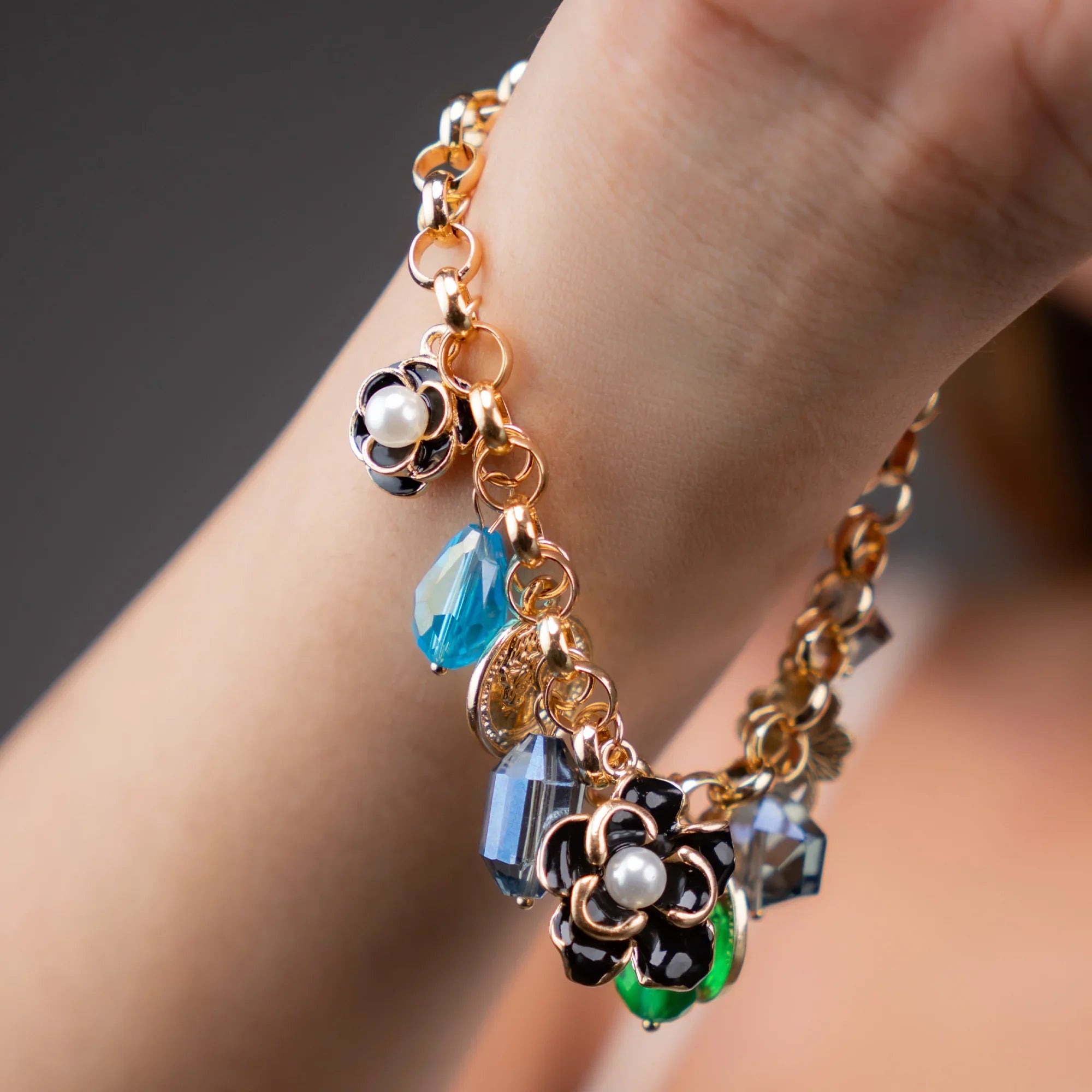 STYLISH CHARM NECKLACE WITH BRACELET