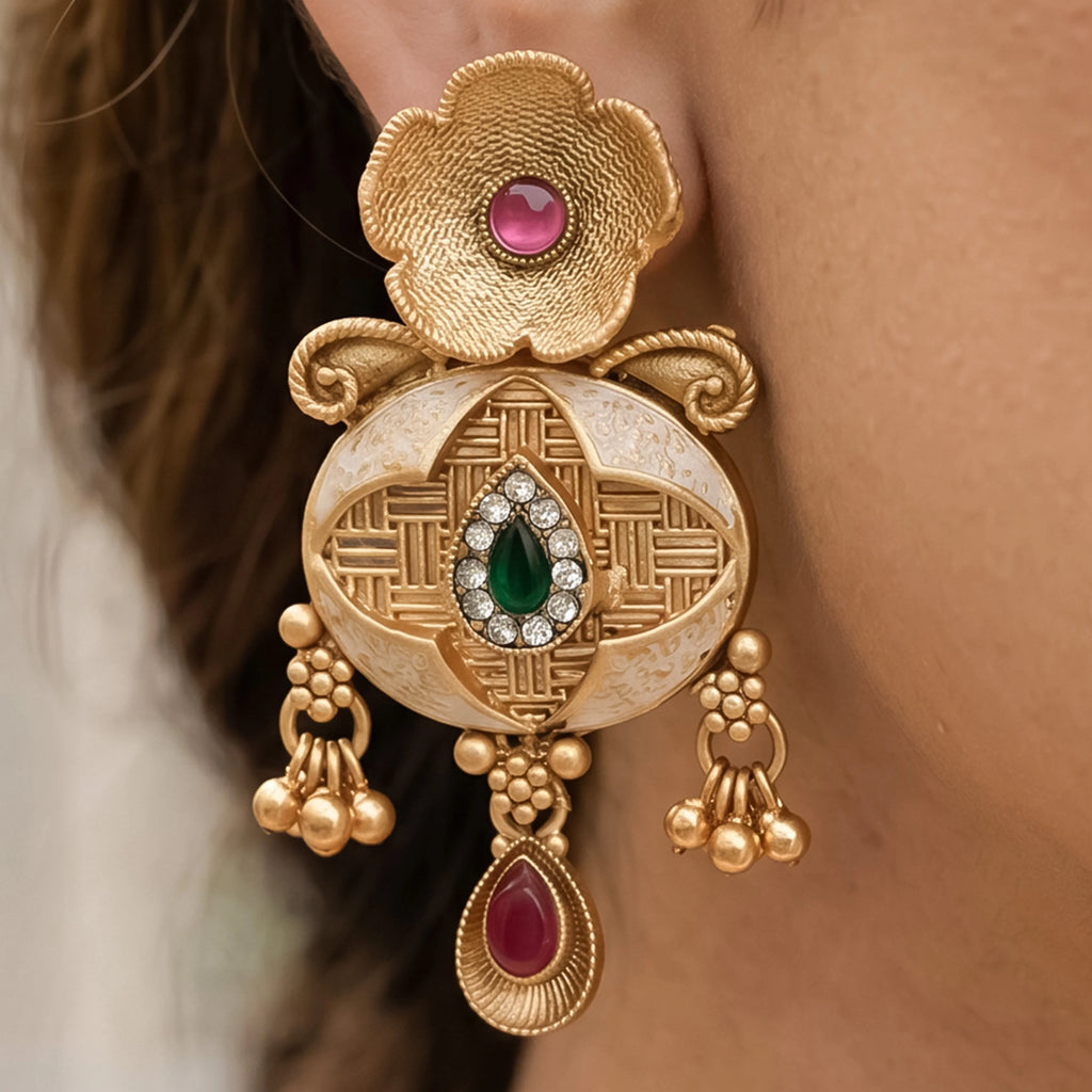 Avanika Gold Necklace Set