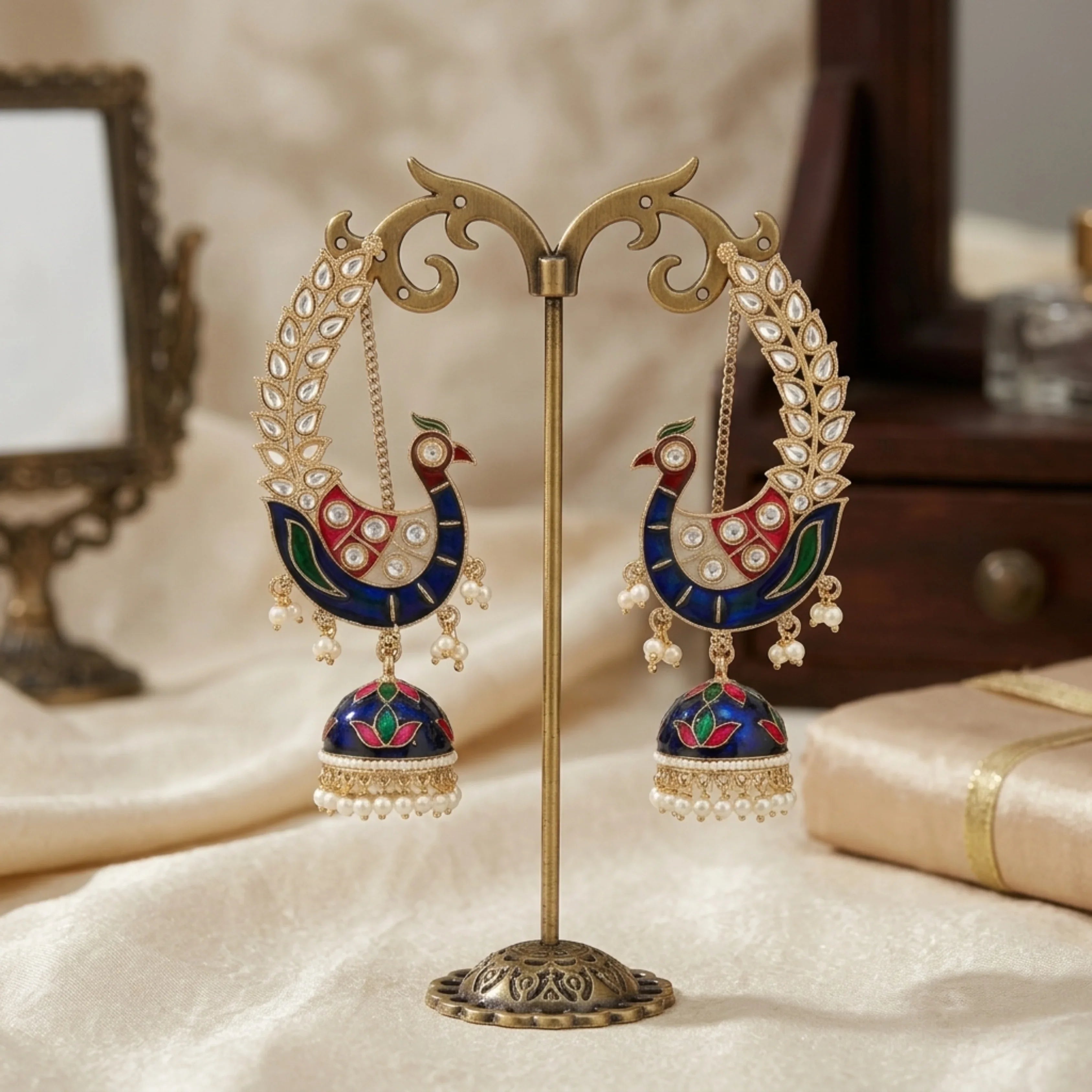 ENAMEL CREST EAR CRAWLER